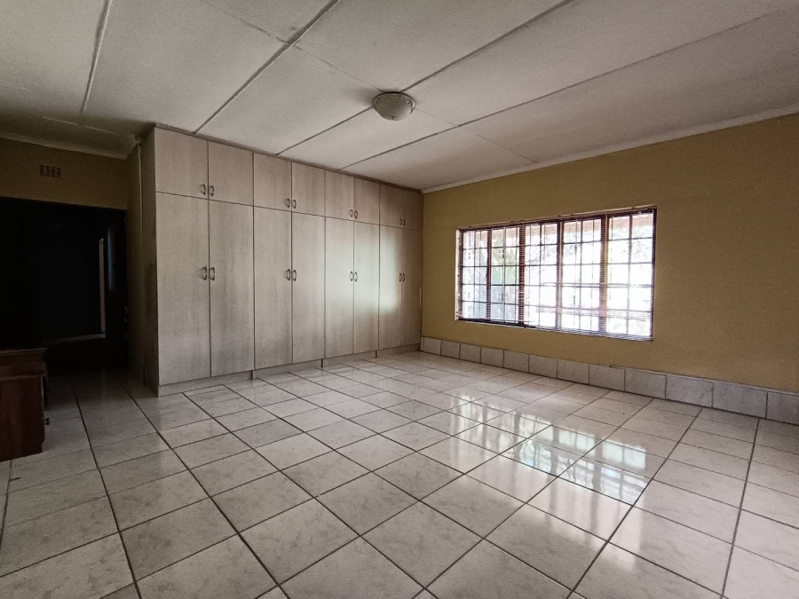 5 Bedroom Property for Sale in Hospitaalpark Free State